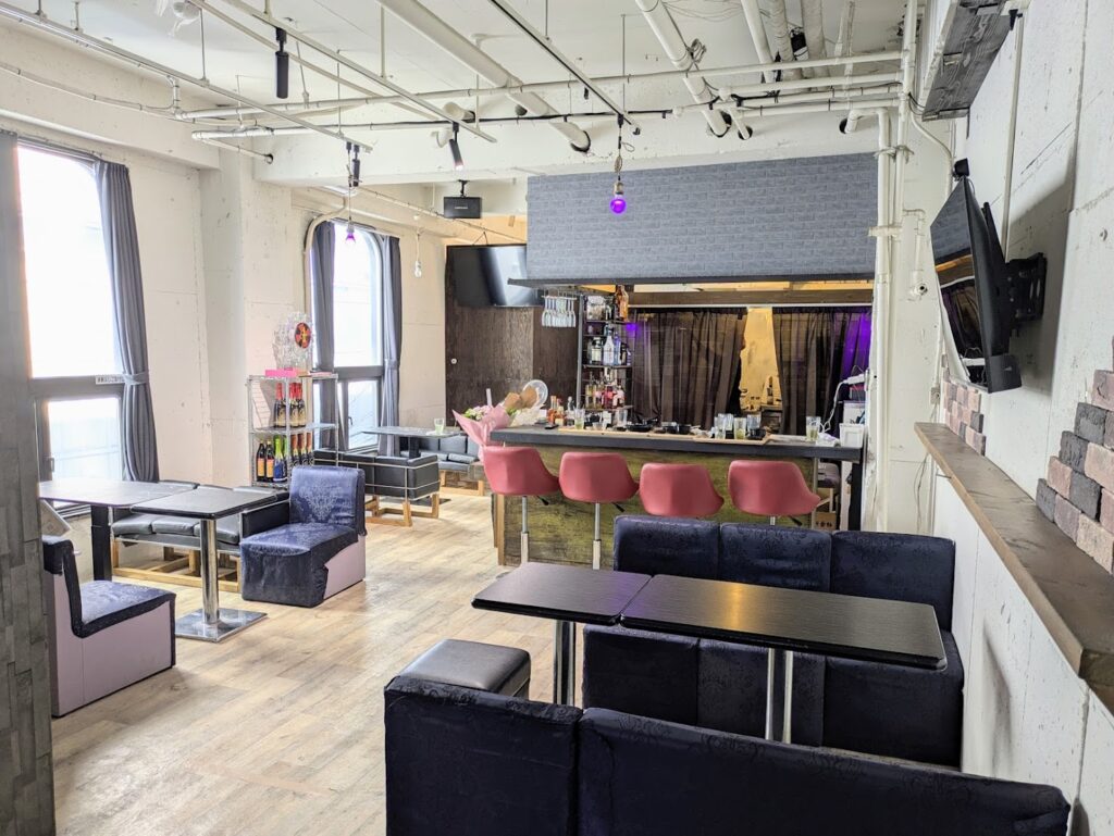 丸亀市大手町 cafe&bar SALORO 店内の様子