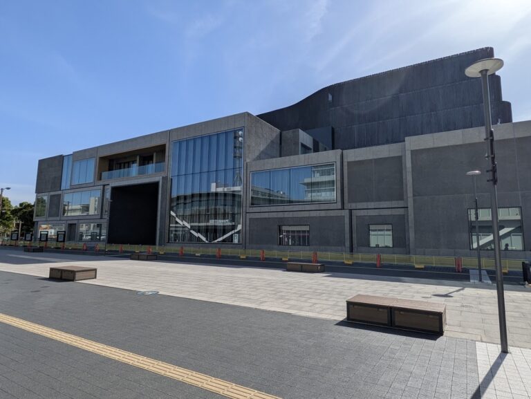 丸亀市の「シアターマド(丸亀市民会館)」事務所が2026年4月20日(月)から新建物内へ移転に！周辺の激変する工事現場も見てきた