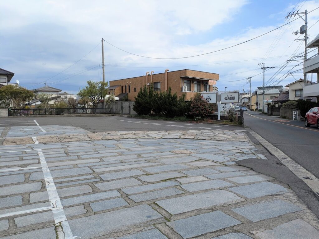 丸亀市土居町 graine la rue(グレーヌ ラ リュ) 場所・駐車場