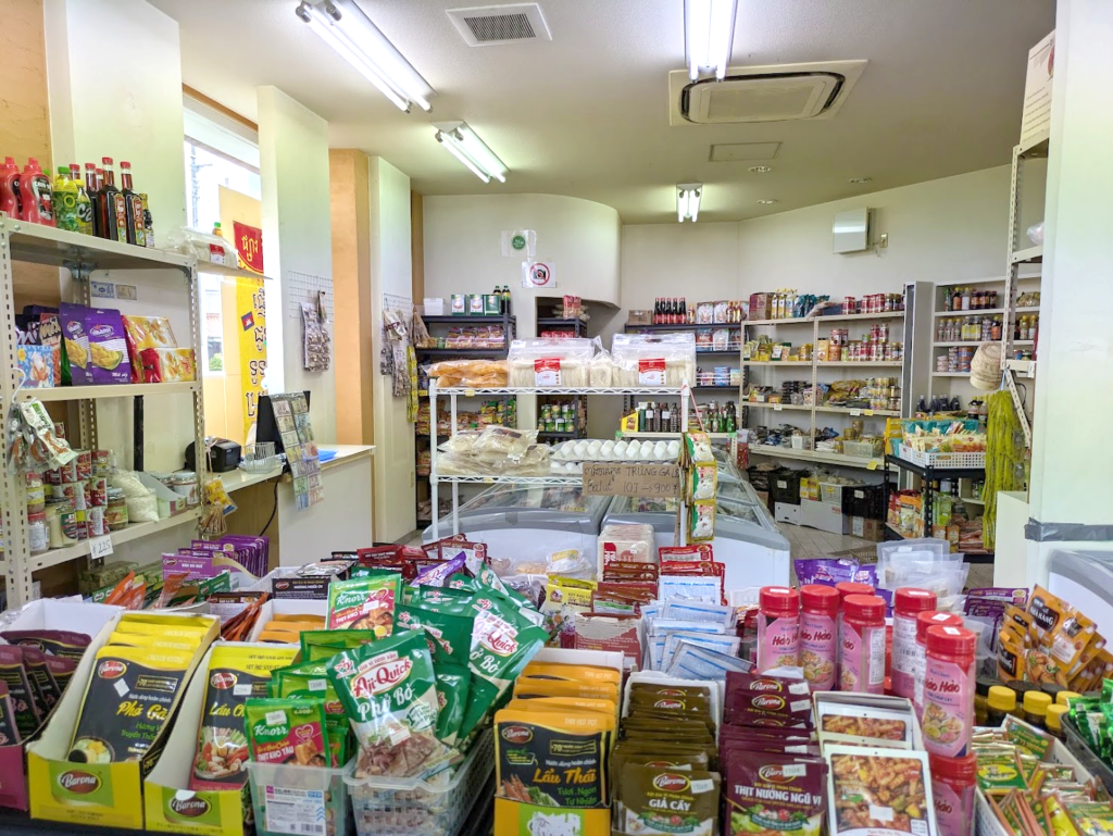 丸亀市田村町 東南アジア食材館 店内