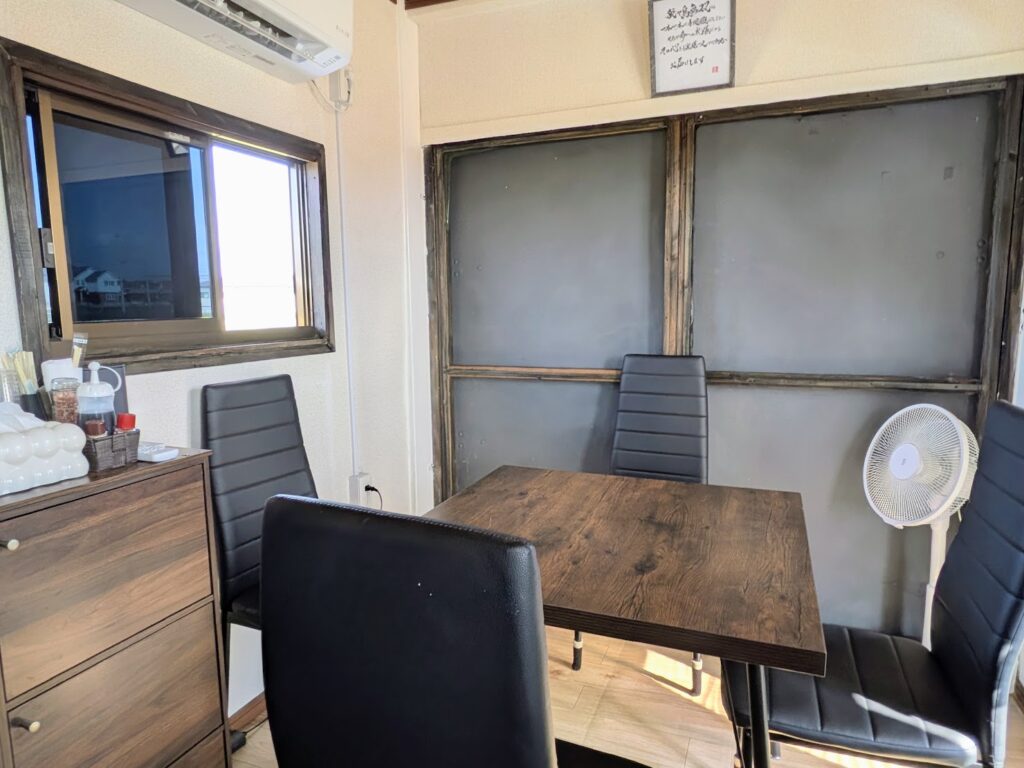 丸亀市土器町 極上骨付鳥 鳥無双 店内の様子