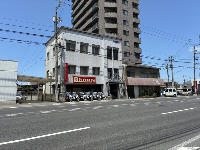 丸亀市中府町の「ピザロイヤルハット丸亀店」が2026年5月24日(日)をもって閉店。6月1日(月)に新屋号でリニューアルオープン!