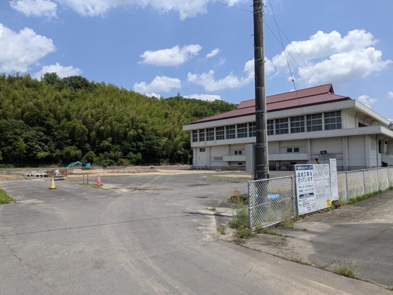 まんのう町の旧仲南東幼稚園が解体。跡地にできるものとは？