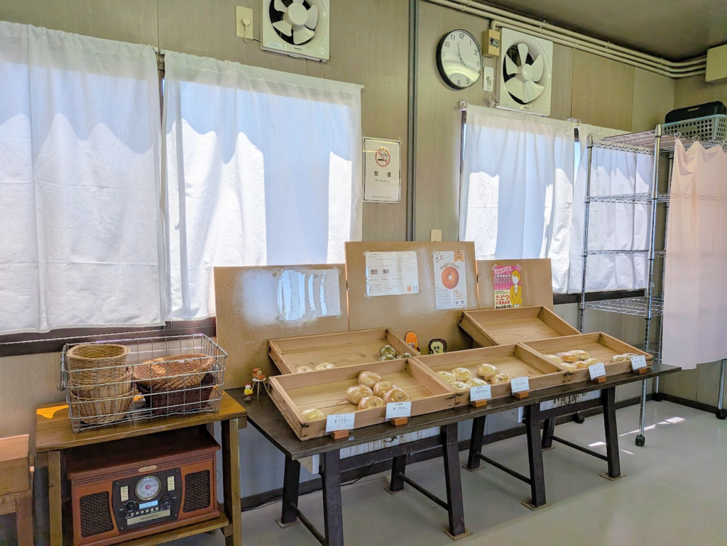 多度津町 焼き小屋 さと 店内