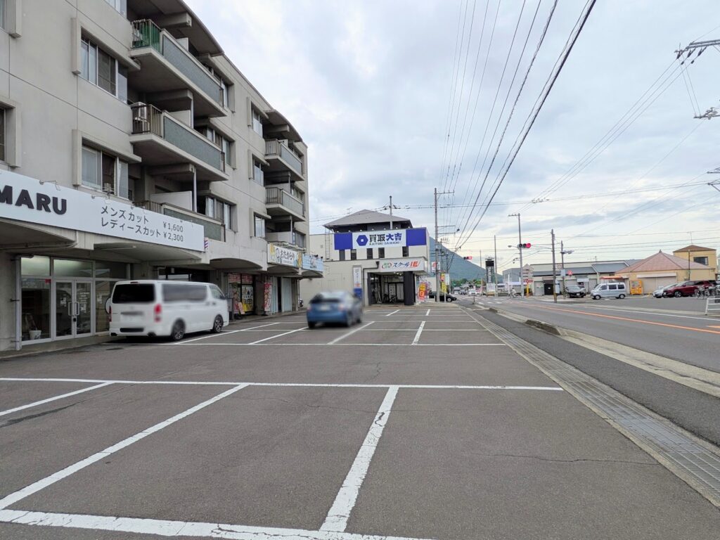 丸亀市郡家町 CUT MARU(カットマル)丸亀店