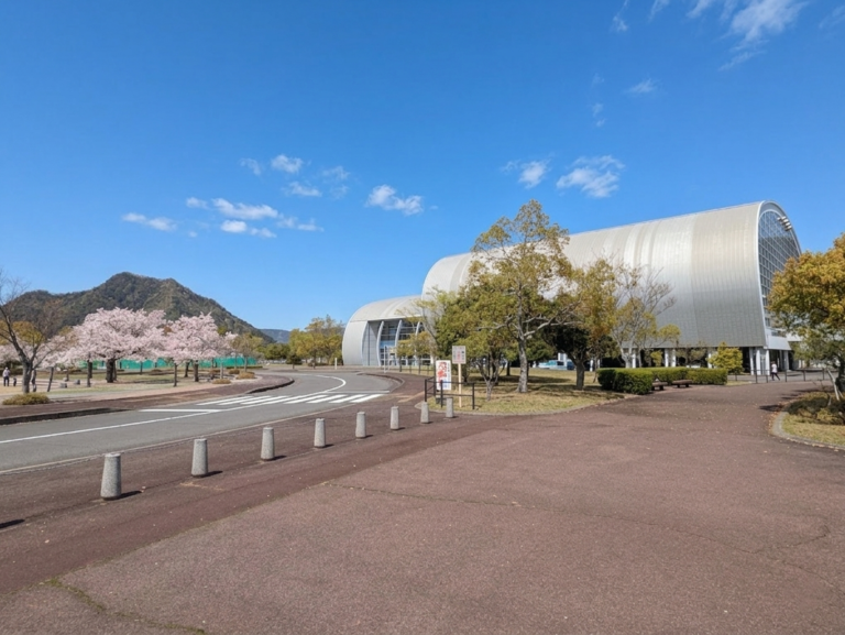 台風6号被害で立入禁止だった綾川町の「綾川町総合運動公園体育館アリーナ」が2026年6月9日(火)から通常利用再開してる！