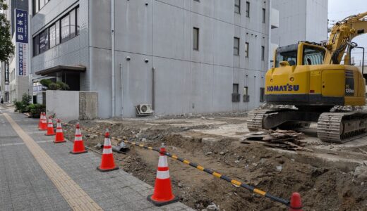 見慣れたビルが消えた。丸糸株式会社が入っていた「丸糸ビル」が解体されたみたい