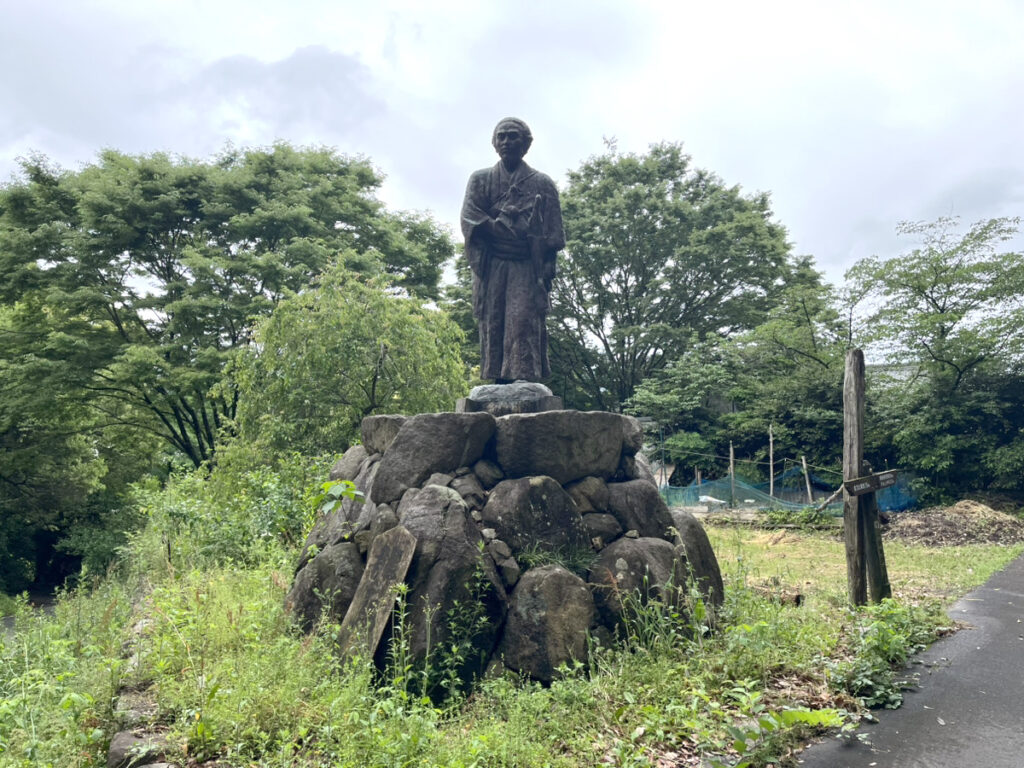 琴平町 坂本龍馬像