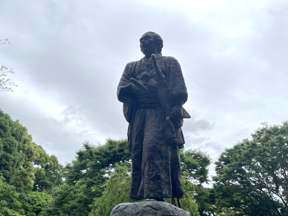 琴平町 坂本龍馬像