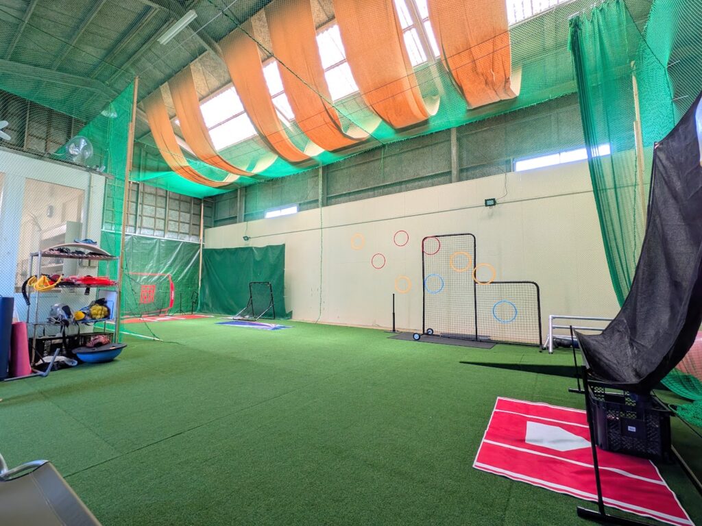 坂出市府中町 BASEBALL SCHOOL BEYOND LINE(ビヨンドライン) 體サポートたけだ 店内の様子