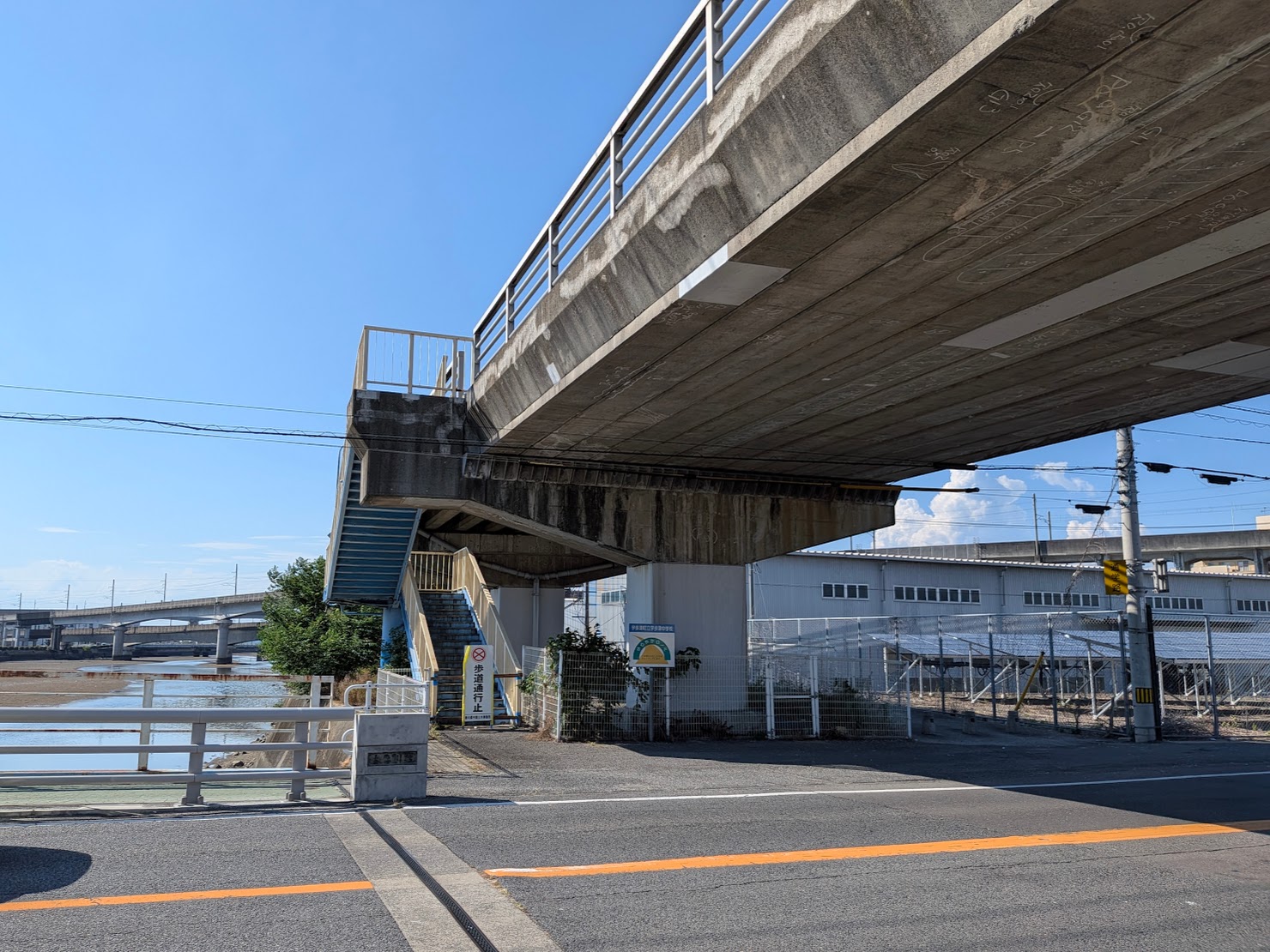 宇多津町 大束川橋 歩道橋