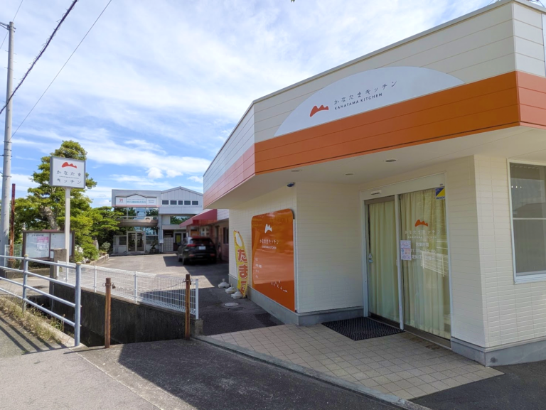 坂出市林田町のハローズ林田店の敷地内にあった「かなたまキッチン 林田店」が北へ500m先の場所へ2026年7月3日(金)に移転オープン！新鮮たまごやスイーツ、お惣菜も引き続き楽しめるみたい♪