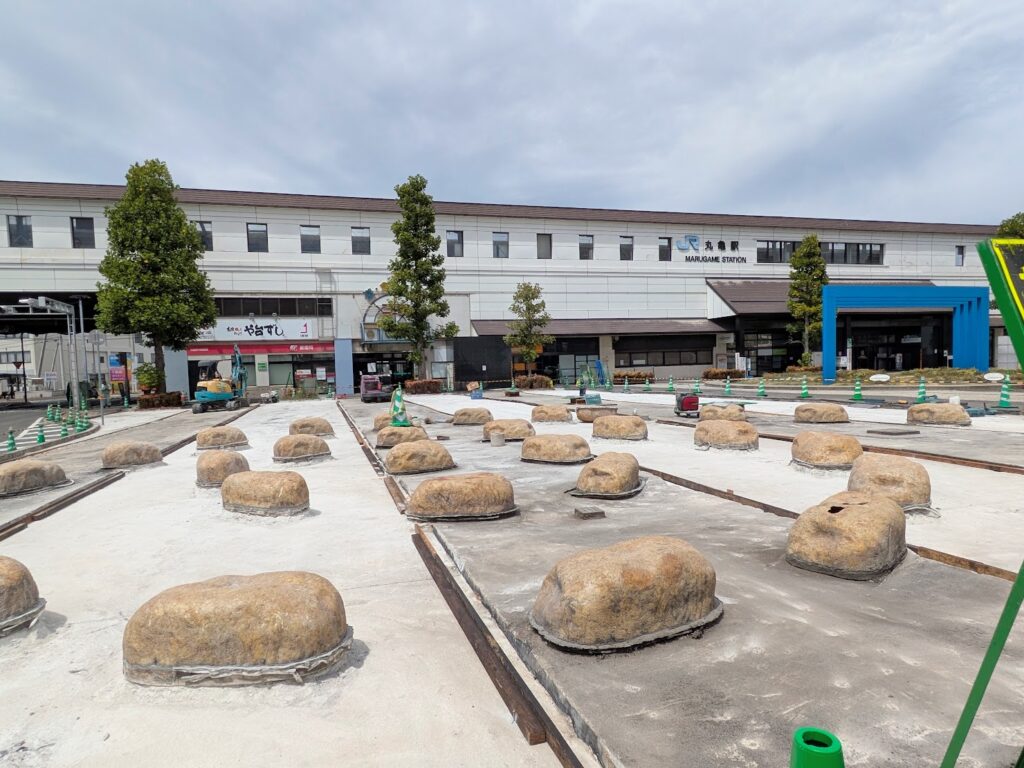 JR丸亀駅前 歩道舗装の改良工事