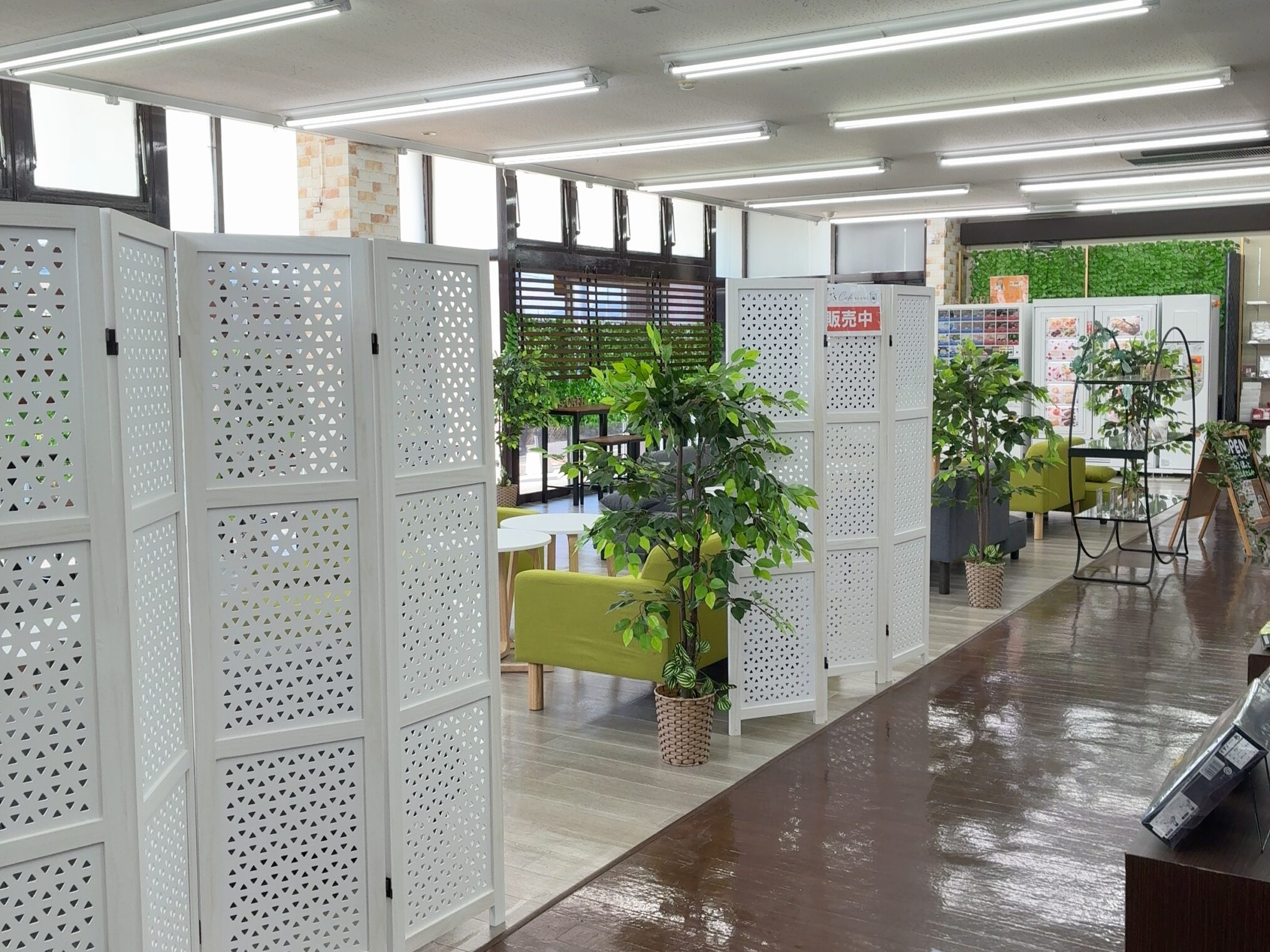 丸亀市田村町 ギフト館ふじむら F's Cafe Blanc