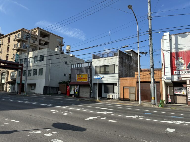 丸亀市南条町の「王龍(ワンリュウ)ラーメン丸亀本店」が2026年8月29日(土)をもって閉店するみたい。高松店が本店に。