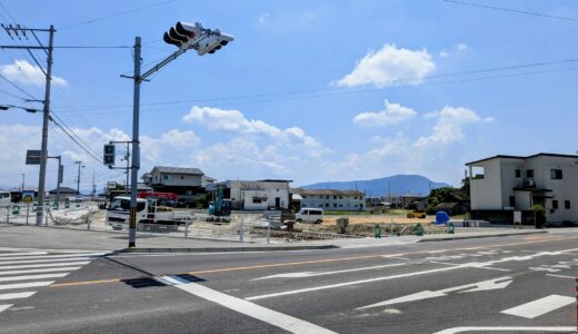 ローソンの斜め向かい！丸亀市川西町北のクラッタールーム跡地で「セブン-イレブン」の造成工事が進んでる！新築工事は9月からスタート予定