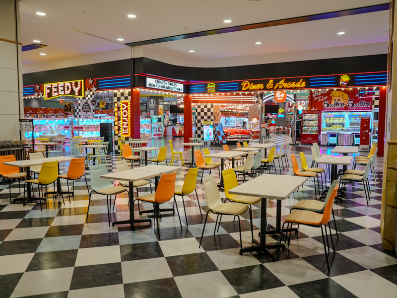 イオンモール綾川 アメリカン フードコート西側