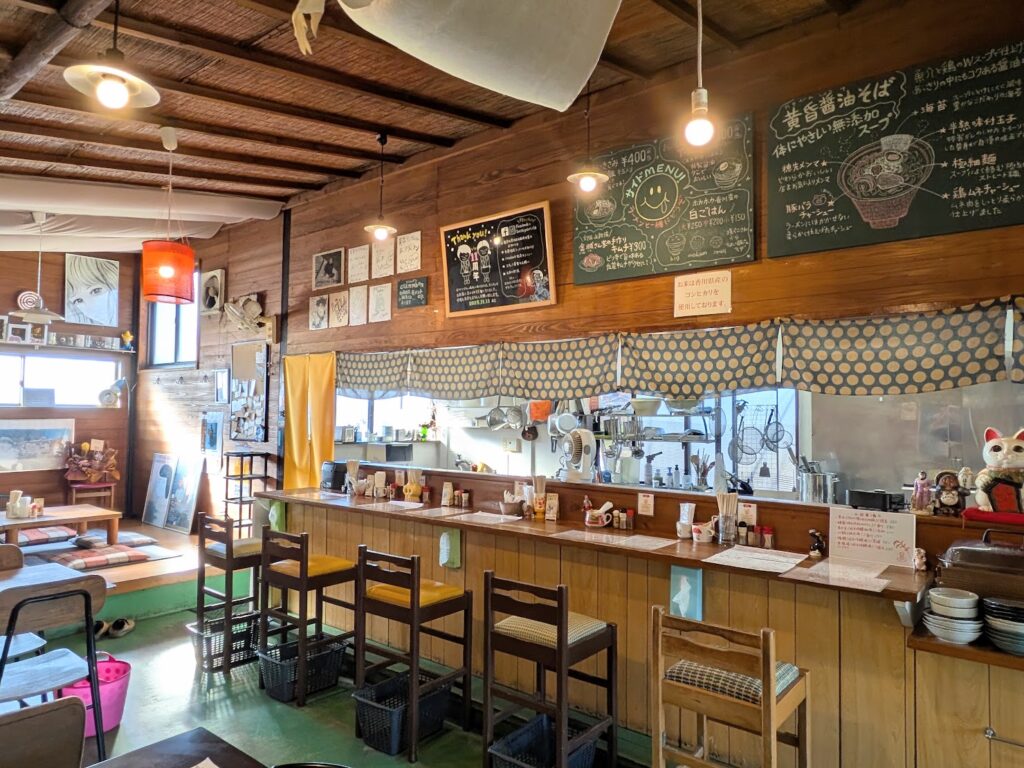 丸亀市綾歌町 黄昏タンデム 店内の様子