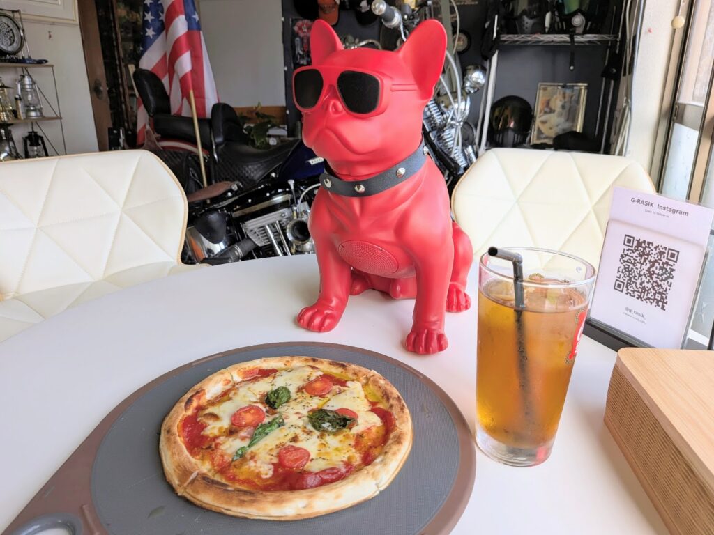 丸亀市飯野町 ドッグランカフェ G-RASIK(ジ・ラシク) 店内の様子