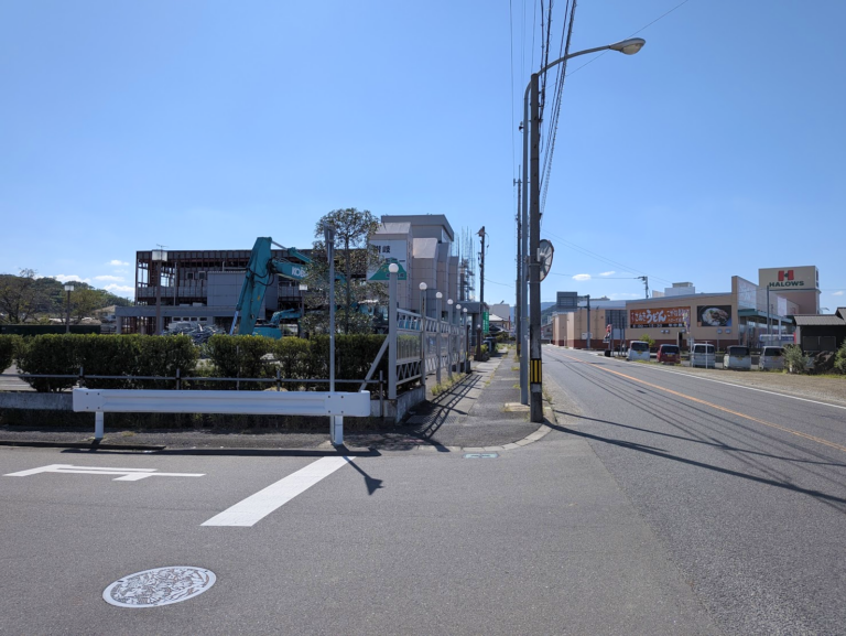 丸亀市綾歌町のハローズ綾歌店裏にあった「讃岐セレモニー綾歌会館」の建物が解体されてる。広い跡地はどうなるの？